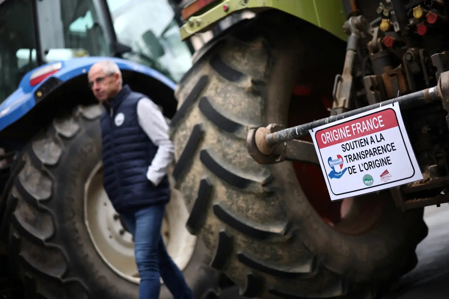 Agricultores bloqueiam cidades na França contra acordo UE-Mercosul