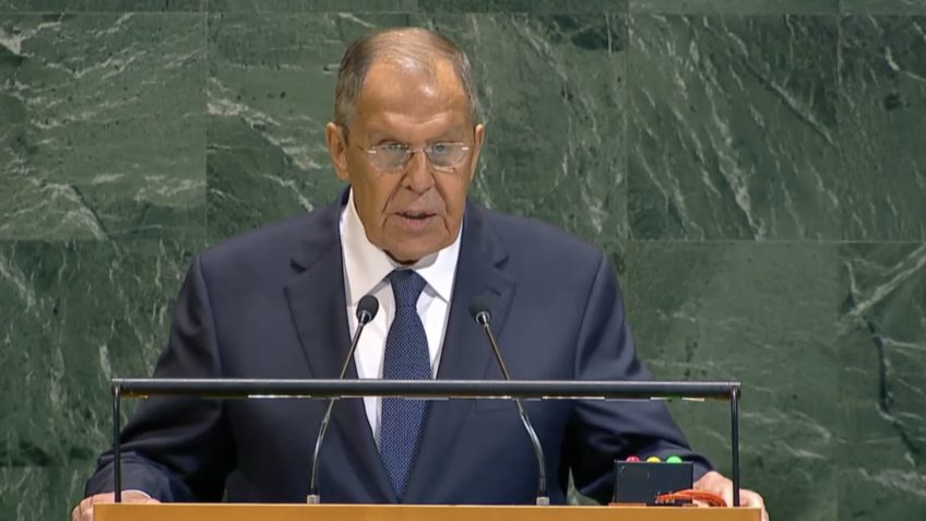 Rússia fala em dar resposta "decisiva" se for atacada