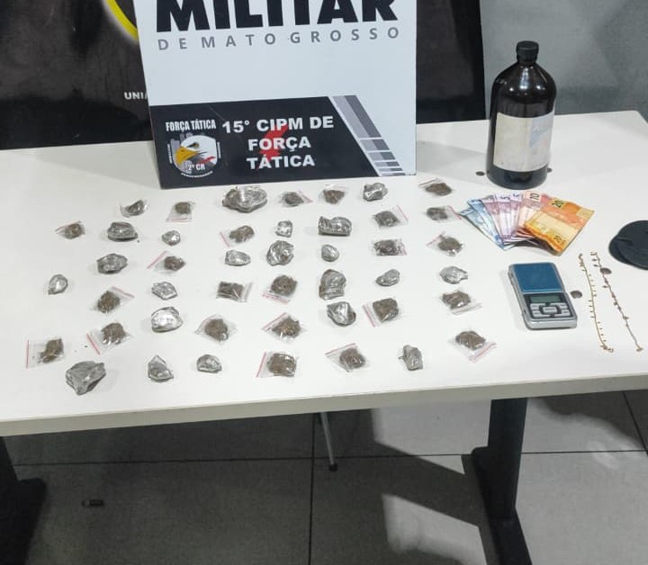Força Tática prende duas pessoas por tráfico de drogas e apreende 94 porções de entorpecentes em Várzea Grande