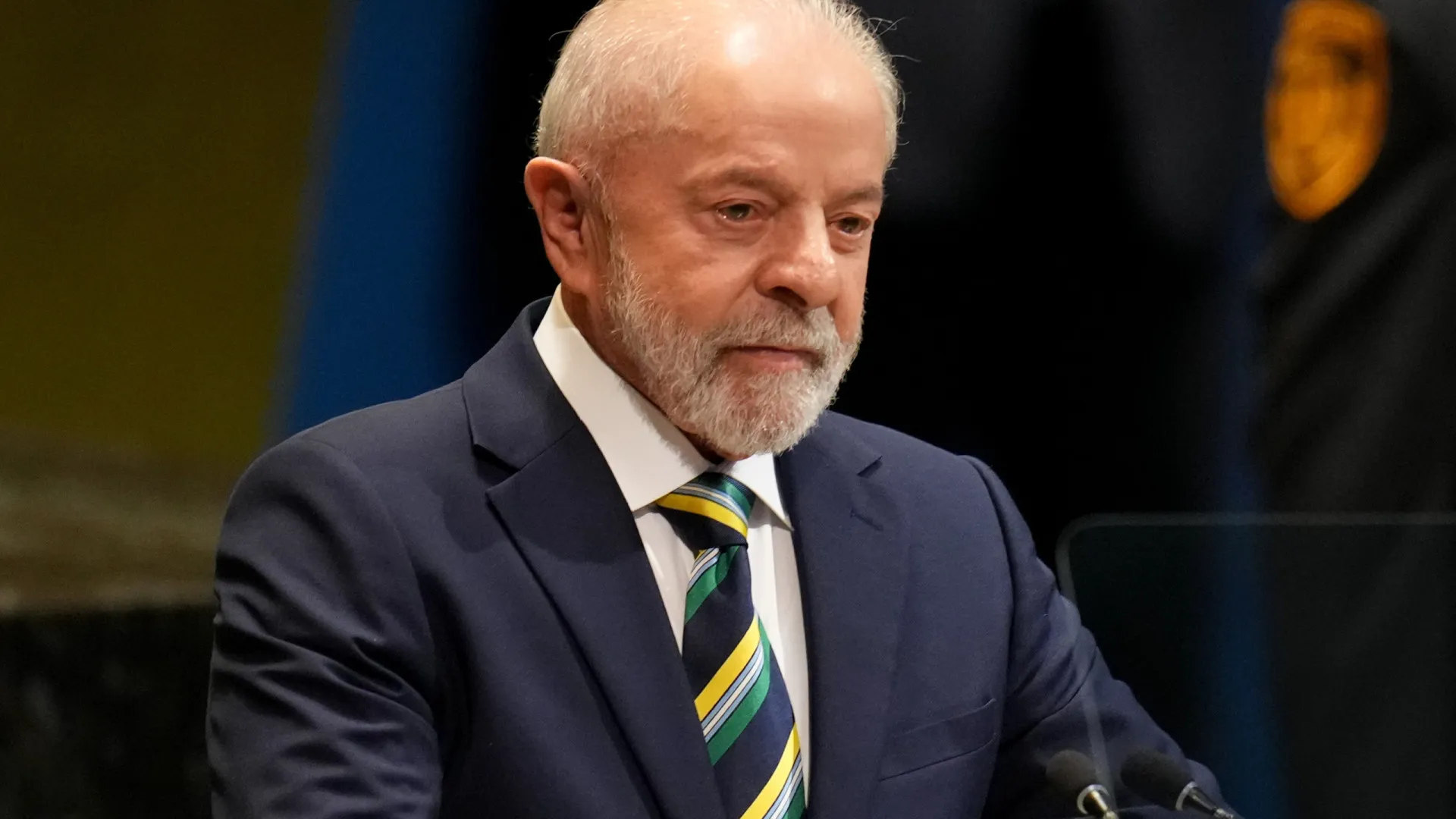 Lula diz que gestor que deixa obra parada deve ser preso