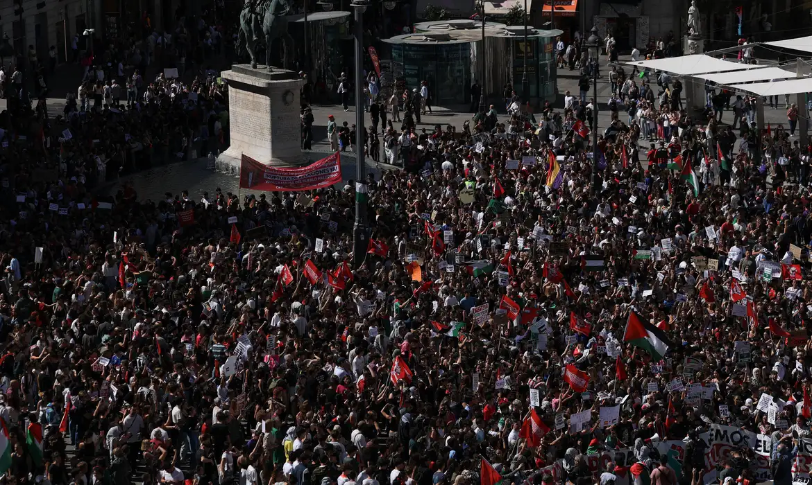 Protestos europeus fecham ruas após bloqueio de flotilha por Israel
