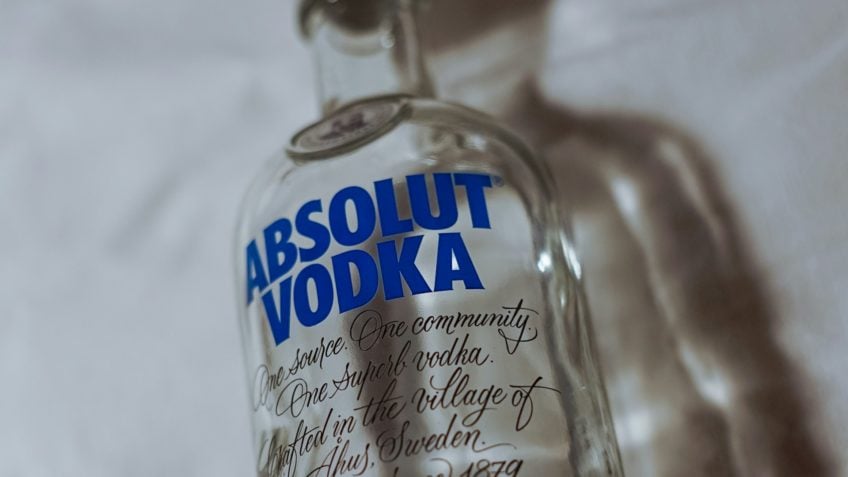 Internet tem mercado de garrafas vazias de bebidas de marca