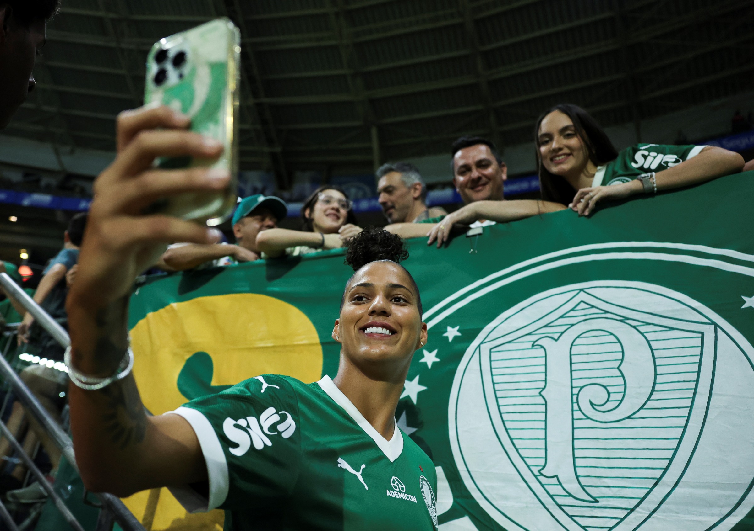 Palmeiras vende Amanda Gutierres por valor recorde no Brasil