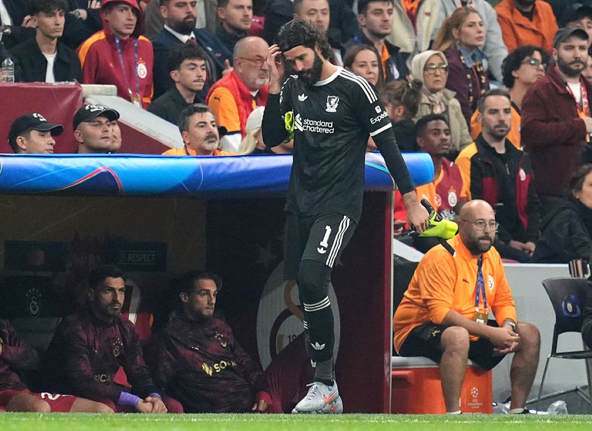 Técnico do Liverpool abre o jogo sobre lesão de Alisson