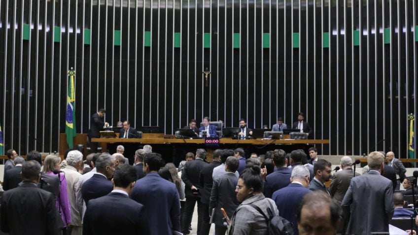 Câmara extingue cargos de técnicos em serviços paramédicos