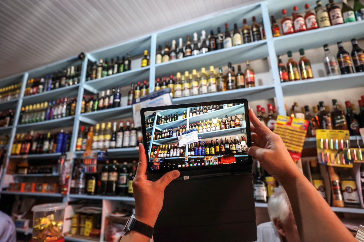 Crise de bebidas com metanol repercute na imprensa internacional