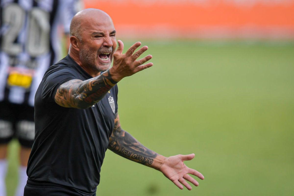 Sampaoli se surpreende com postura do time no revés para o Fluminense