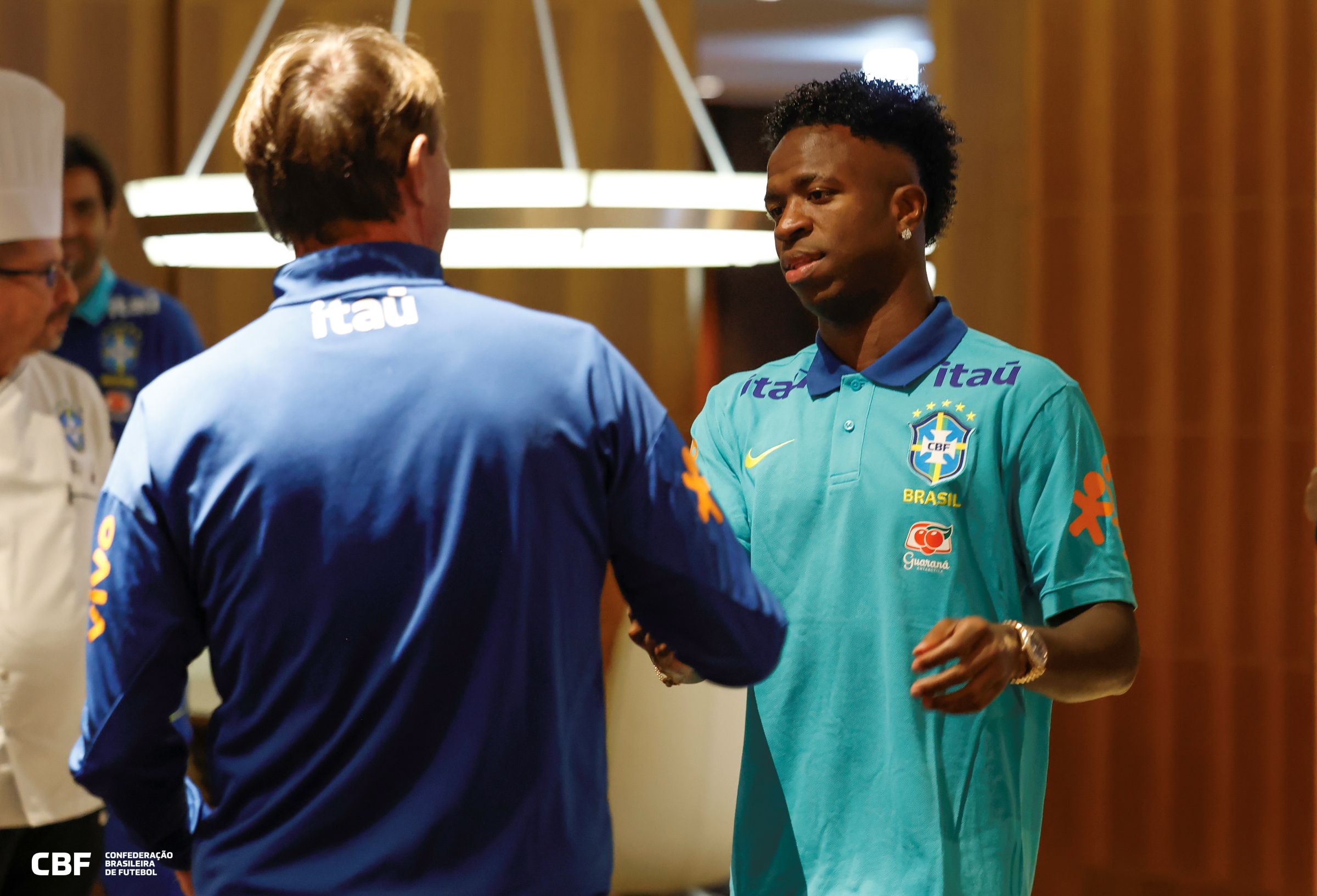 Vídeo: Seleção inicia apresentação para amistoso na Coreia do Sul