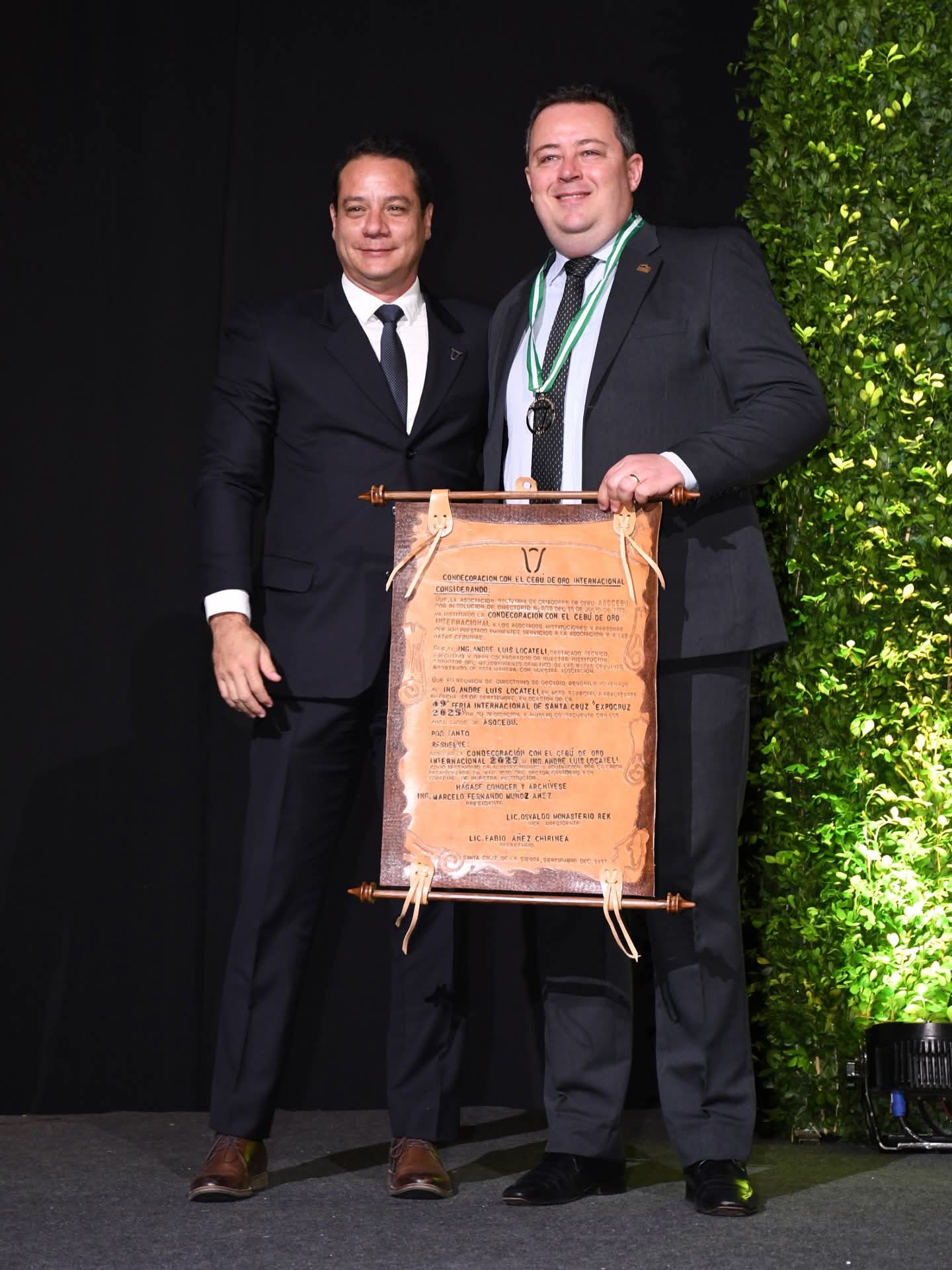 Gerente executivo da ACNB é homenageado na Bolívia com prêmio ‘Cebú de Ouro’