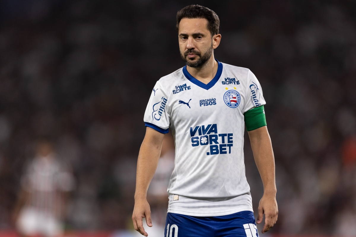 Éverton Ribeiro revela diagnóstico de câncer na tireoide