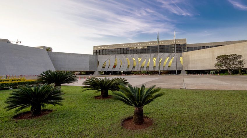 Ministra do STJ vota por 21 anos de prisão a conselheiro do TCE do Rio