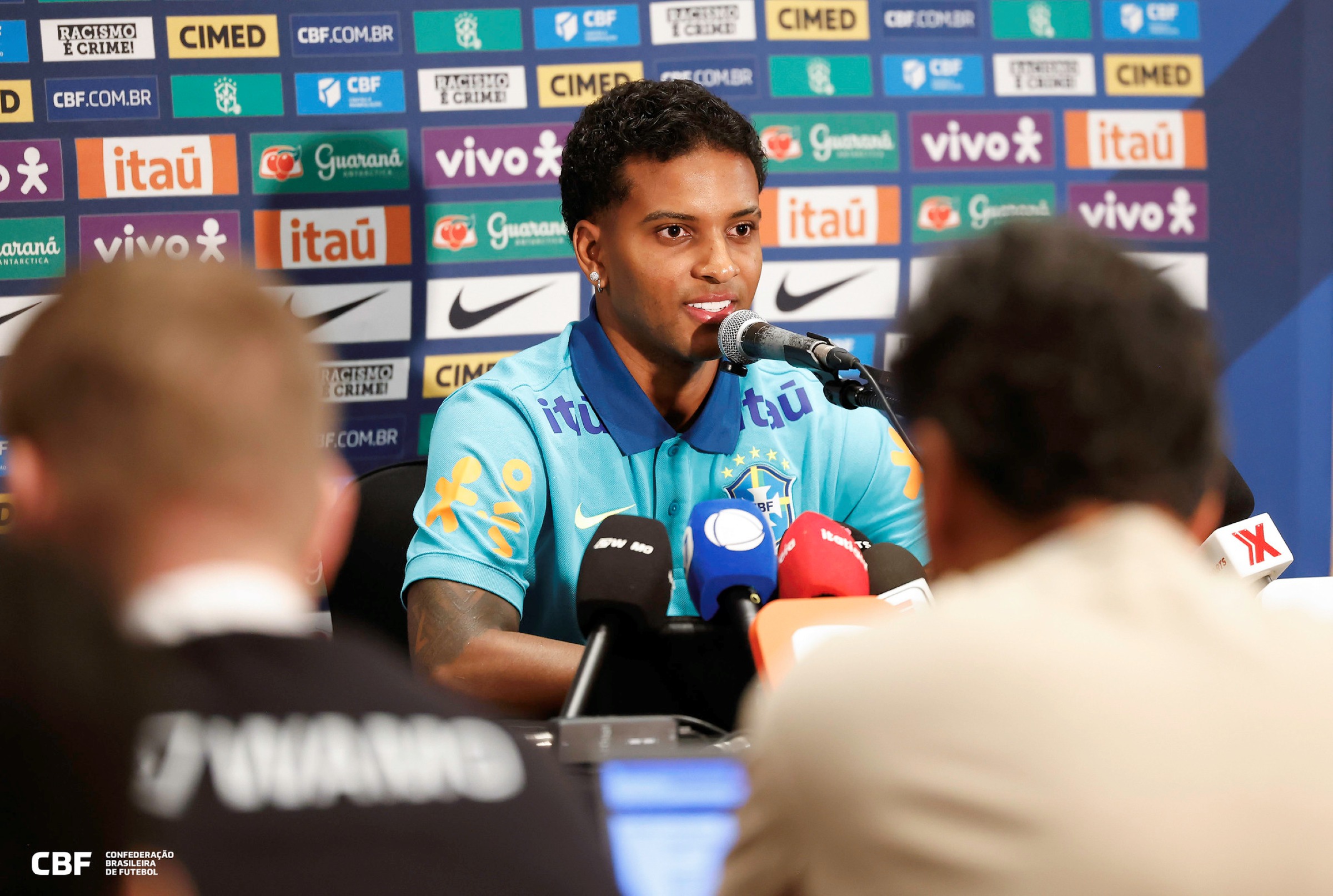Rodrygo comemora retorno à Seleção após seis meses: “Eternidade”