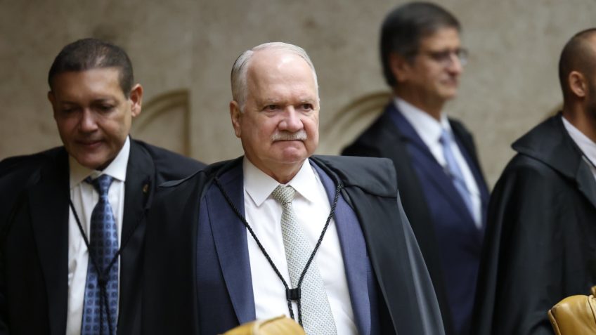 Sem Cármen e Toffoli, Fachin reúne ministros do STF para almoço