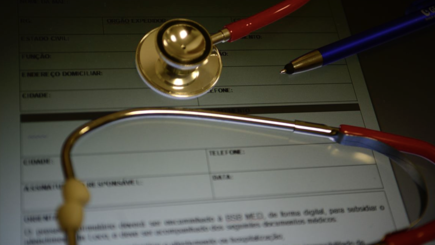 Relator vota para cancelamento de plano de saúde configurar dano moral