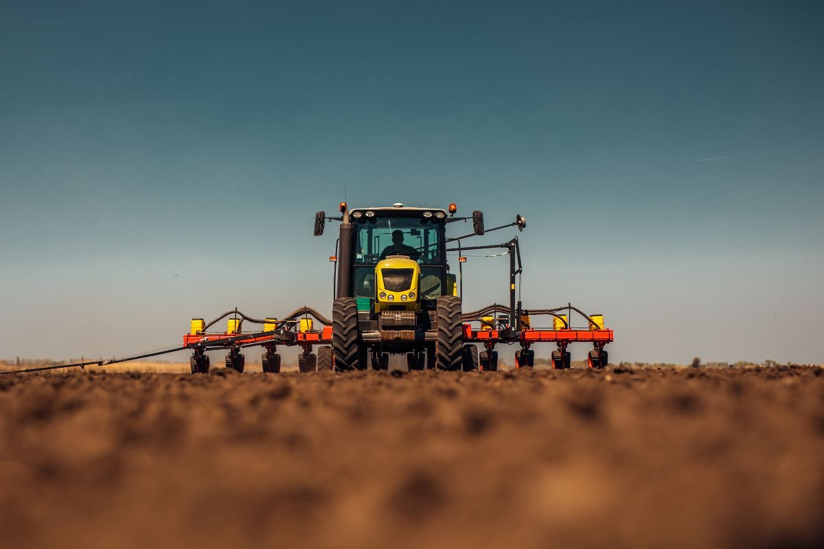 Isenção de IPI pode baratear máquinas agrícolas e veículos elétricos no país