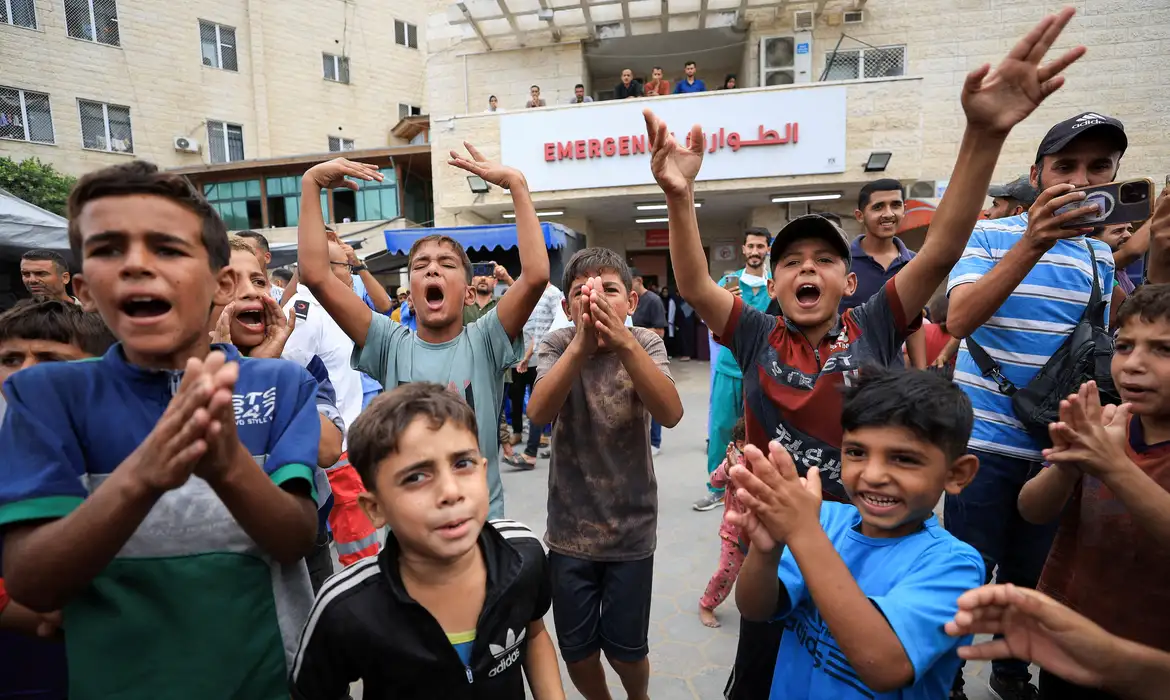 Israel e Gaza celebram após anúncio de cessar-fogo