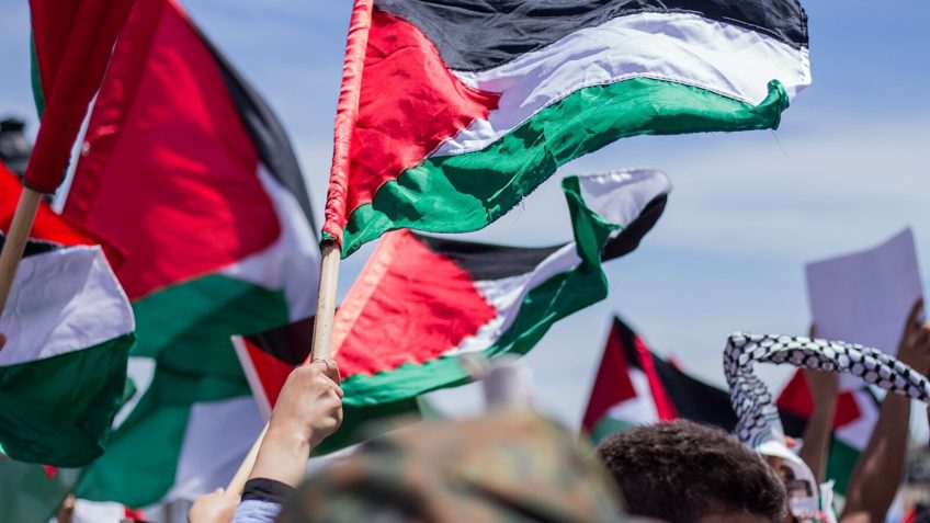 Hamas declara cessar-fogo em guerra com Israel