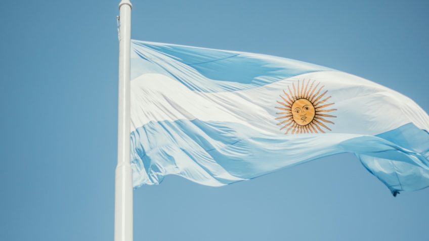 Dólar “blue” sobe em dia de acordo dos EUA com a Argentina