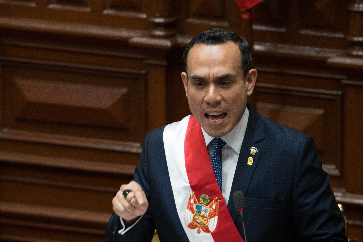 Peru: após derrubada de Dina Boluarte, interino assume a presidência