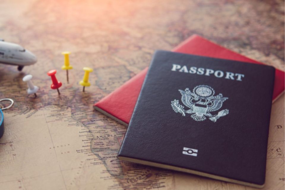 Adeus, passaporte! Europa substitui carimbo por sistema eletrônico