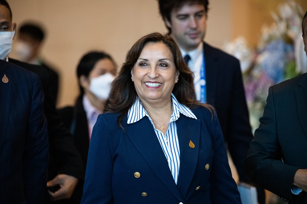 Quem é Dina Boluarte, que foi destituída da Presidência do Peru