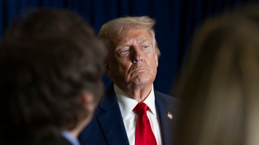Governo Trump inicia demissões federais após 10 dias de shutdown
