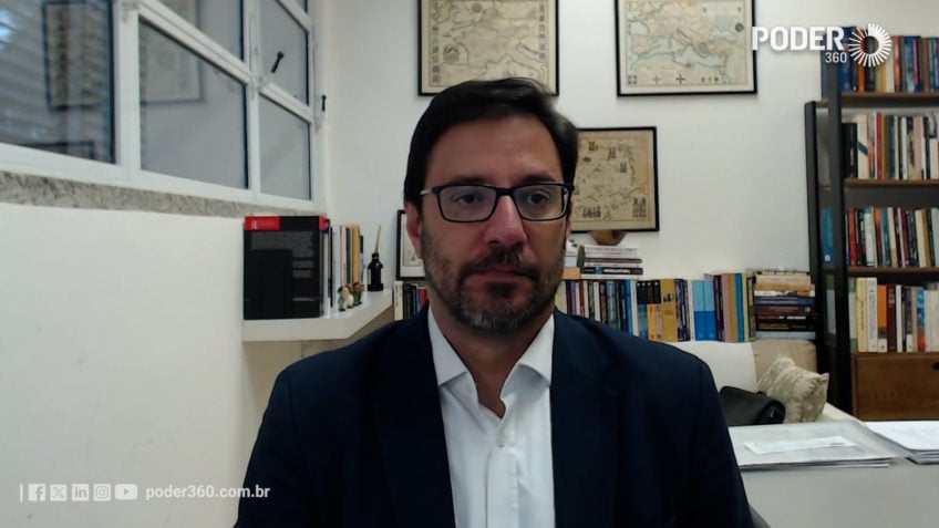 Há risco de Trump tentar “enrolar o Brasil”, diz professor da USP  