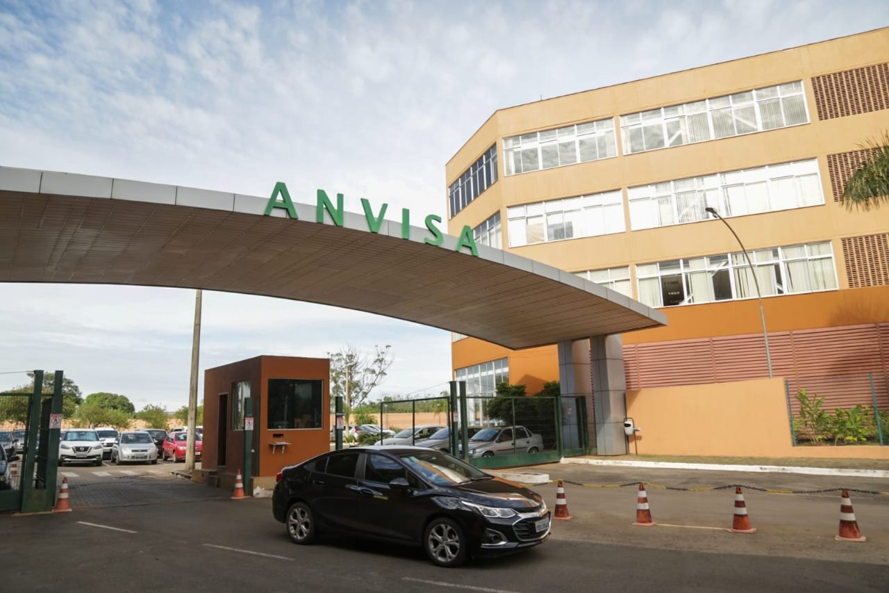 Anvisa proíbe venda de produtos de cannabis e de cogumelos. Veja lista