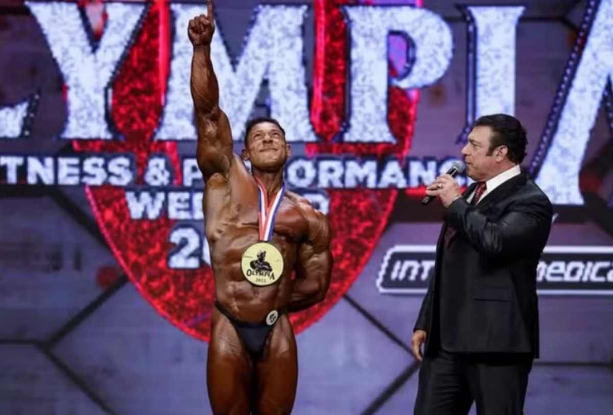 Mr. Olympia: árbitro revela poses que levaram Ramon Dino ao título