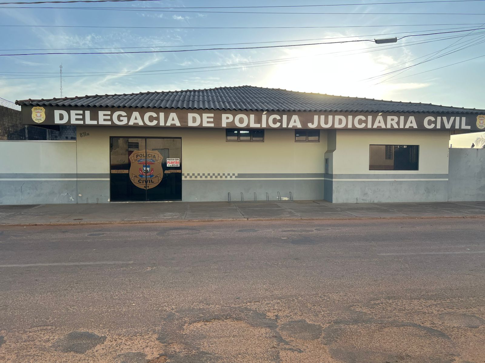 Polícia Civil prende homem por descumprir medidas protetivas, ameaçar e roubar celular da ex-mulher