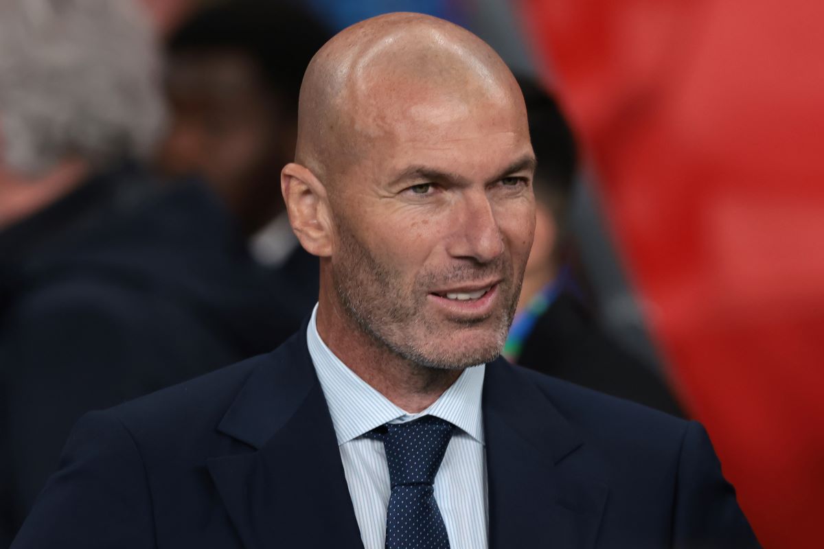 Zidane cita o trio de jogadores que mais o impressiona no futebol atual