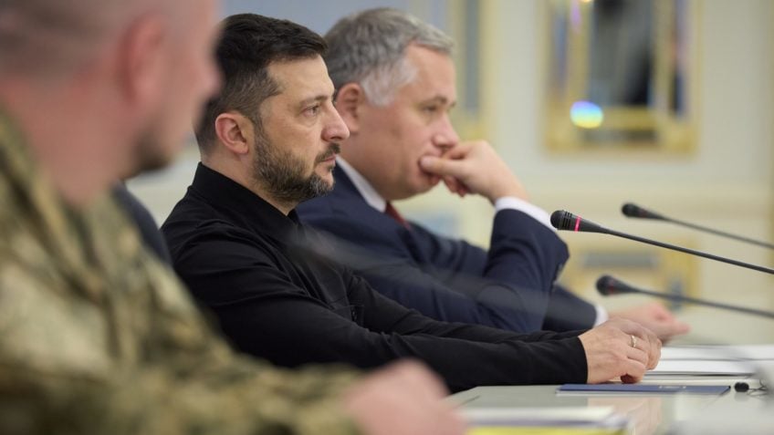 Zelensky comemora cessar-fogo em Gaza e elogia Trump