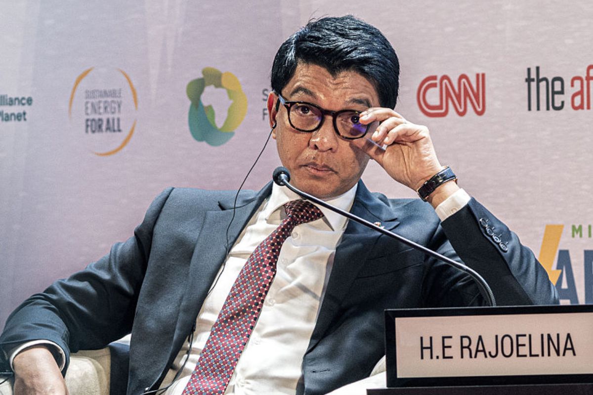 Presidente de Madagascar foge após denunciar tentativa de golpe