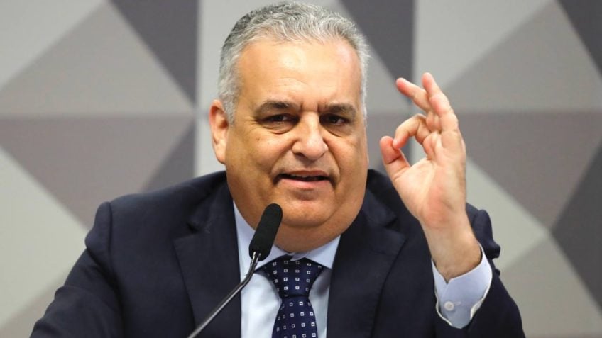 “Só falta urinar na mesa”, diz relator da CPI do INSS sobre depoentes