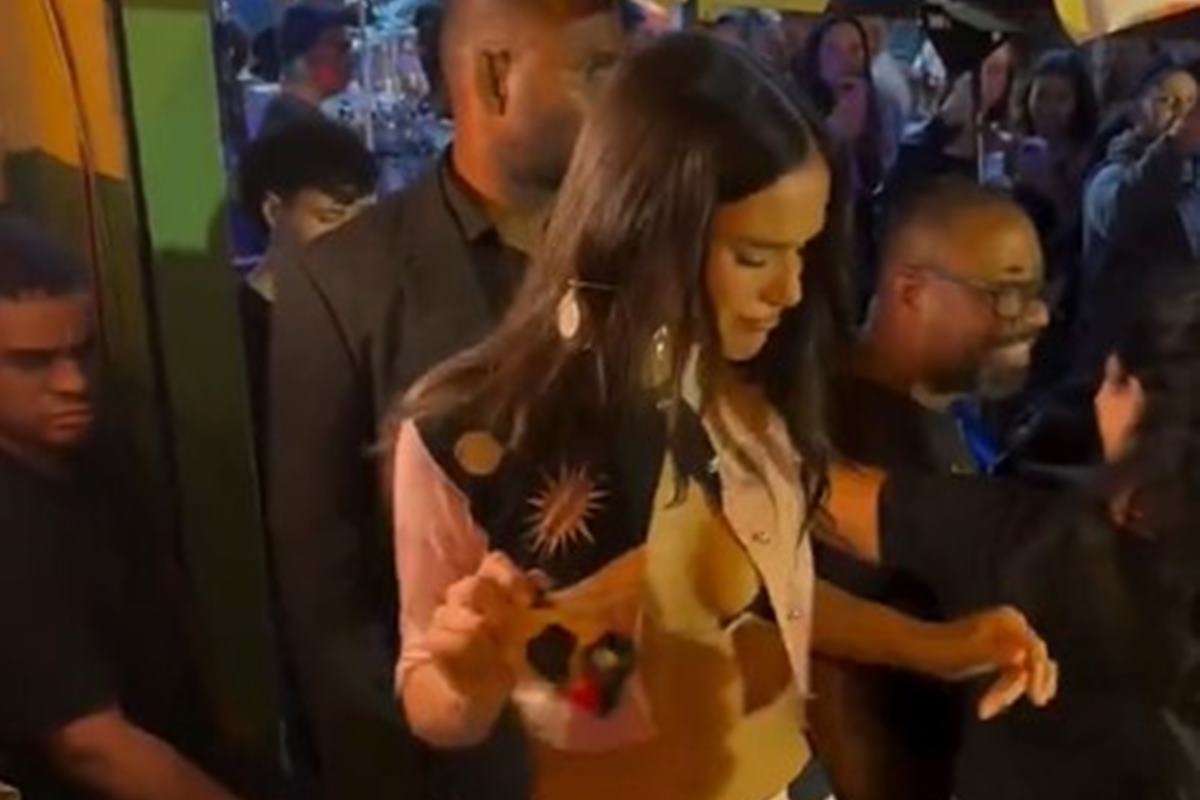 Vídeo de Bruna Marquezine em samba do RJ viraliza; assista