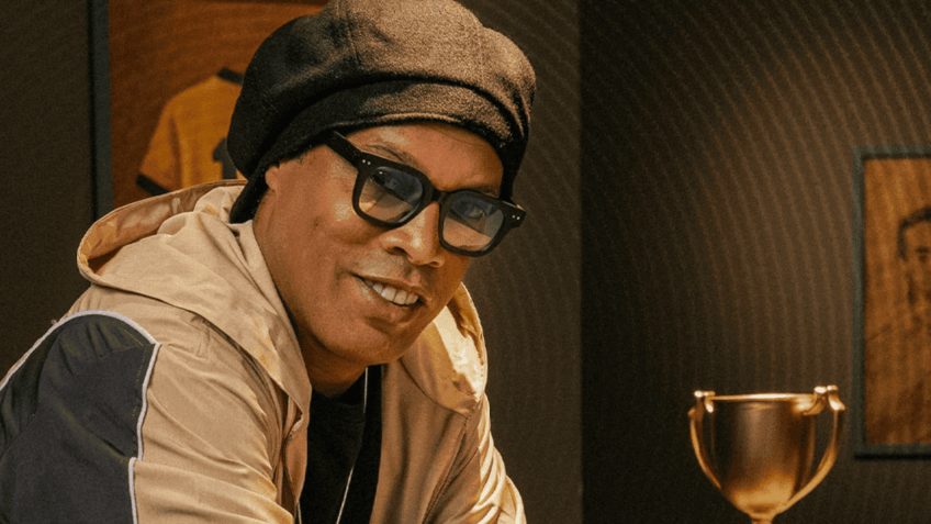 "Globo" contrata Ronaldinho para cobertura da Copa de 2026