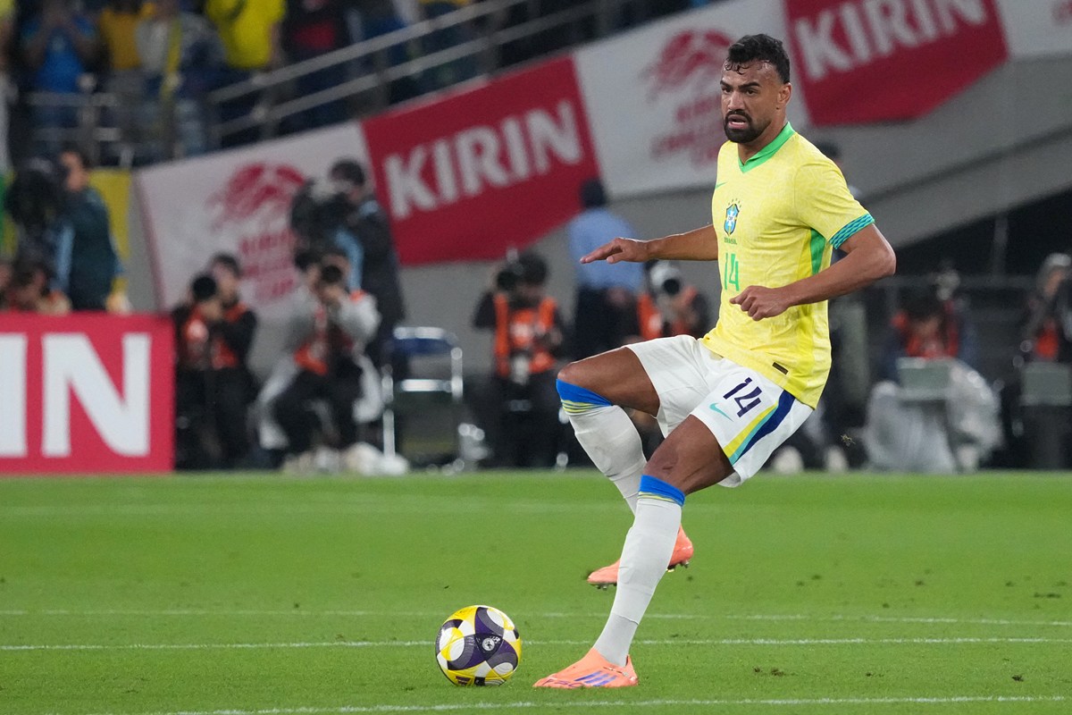 Torcida da Seleção pede convocação de medalhões após falhas da zaga