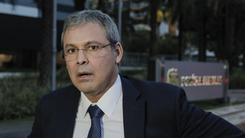 Setor de apostas reage a projeto de Lindbergh que dobra taxação sobre bets