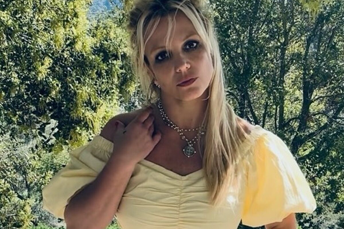 Ex-marido diz que Britney Spears vigiava filhos com uma faca na mão