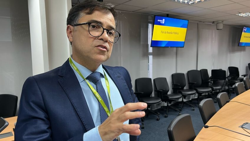 Aneel quer orçamento de 2025 como teto para encargo do setor