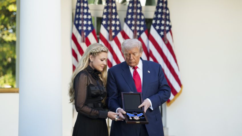 Trump concede a mais alta honraria civil dos EUA a Kirk