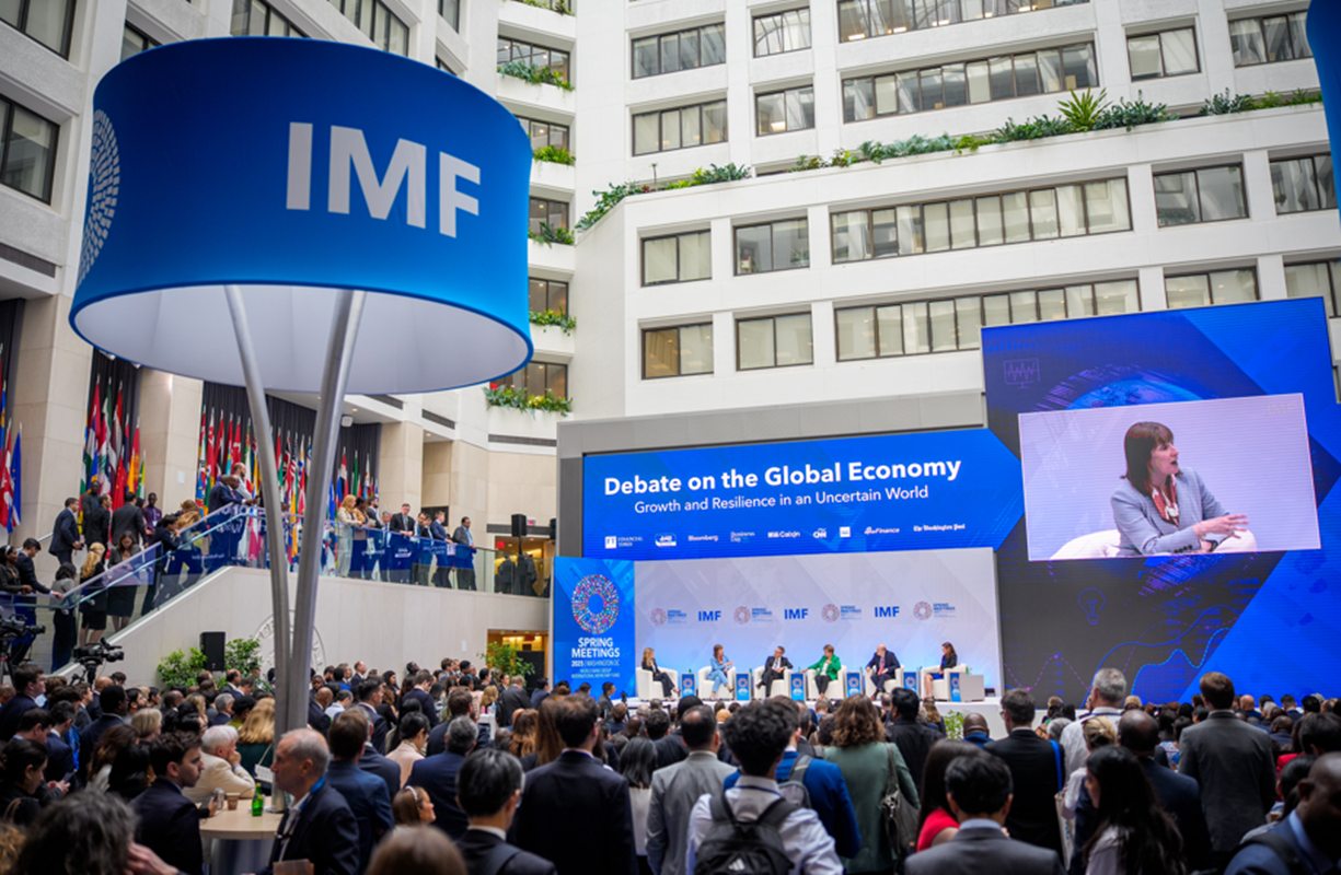 Dívida do Brasil deve chegar a 98% do PIB em 5 anos, projeta FMI