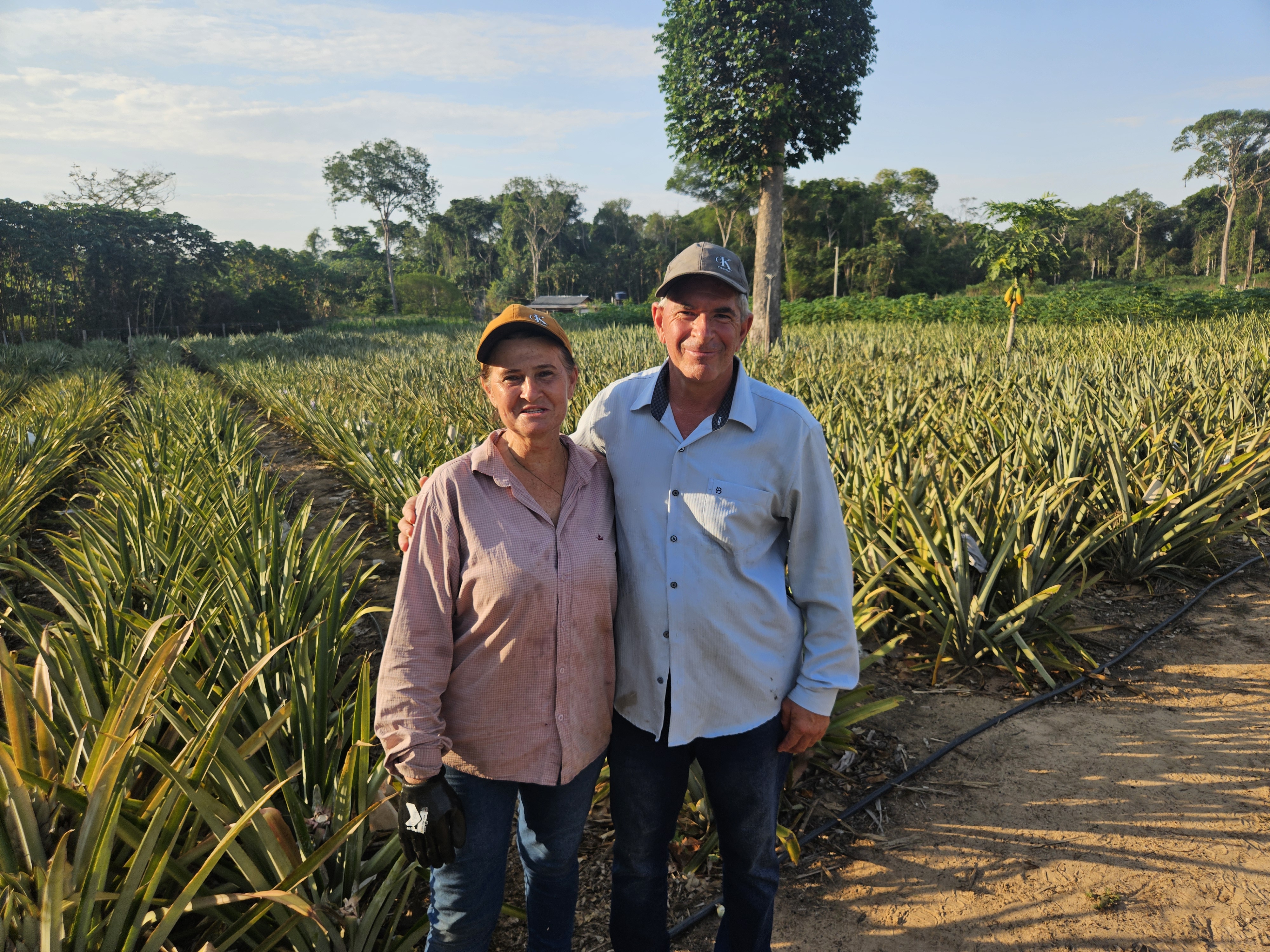 Casal deixa vida urbana e transforma chácara em modelo de produção agroecológica com apoio da Seaf e Empaer