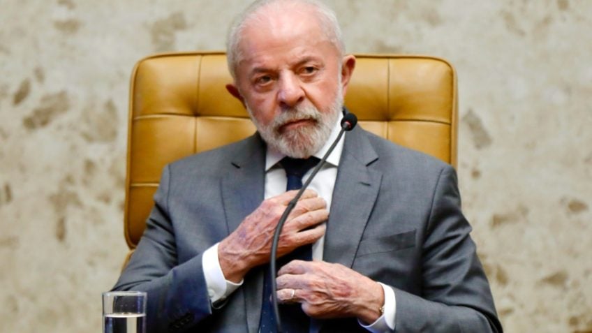 Lula ouve ministros do STF, mas evita falar em quem indicará