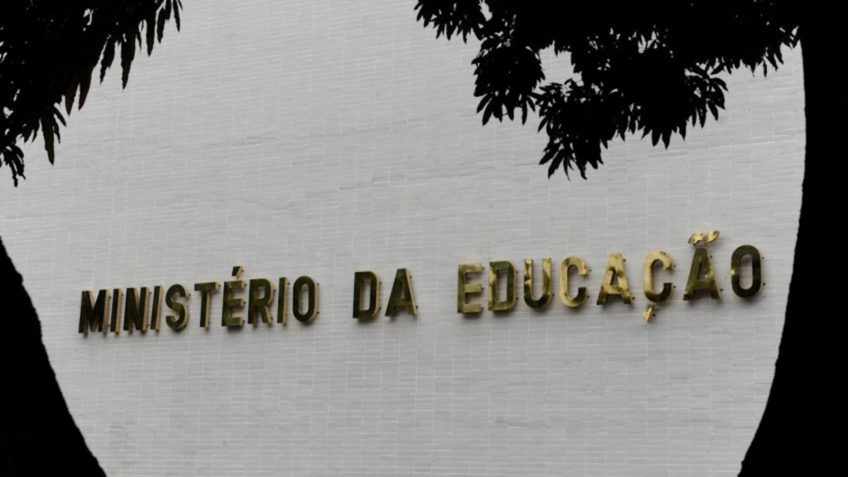 Governo cria 6.737 cargos para instituições de ensino
