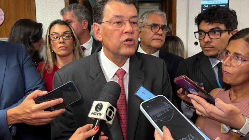 Eduardo Braga quer realocar subsídios do setor elétrico