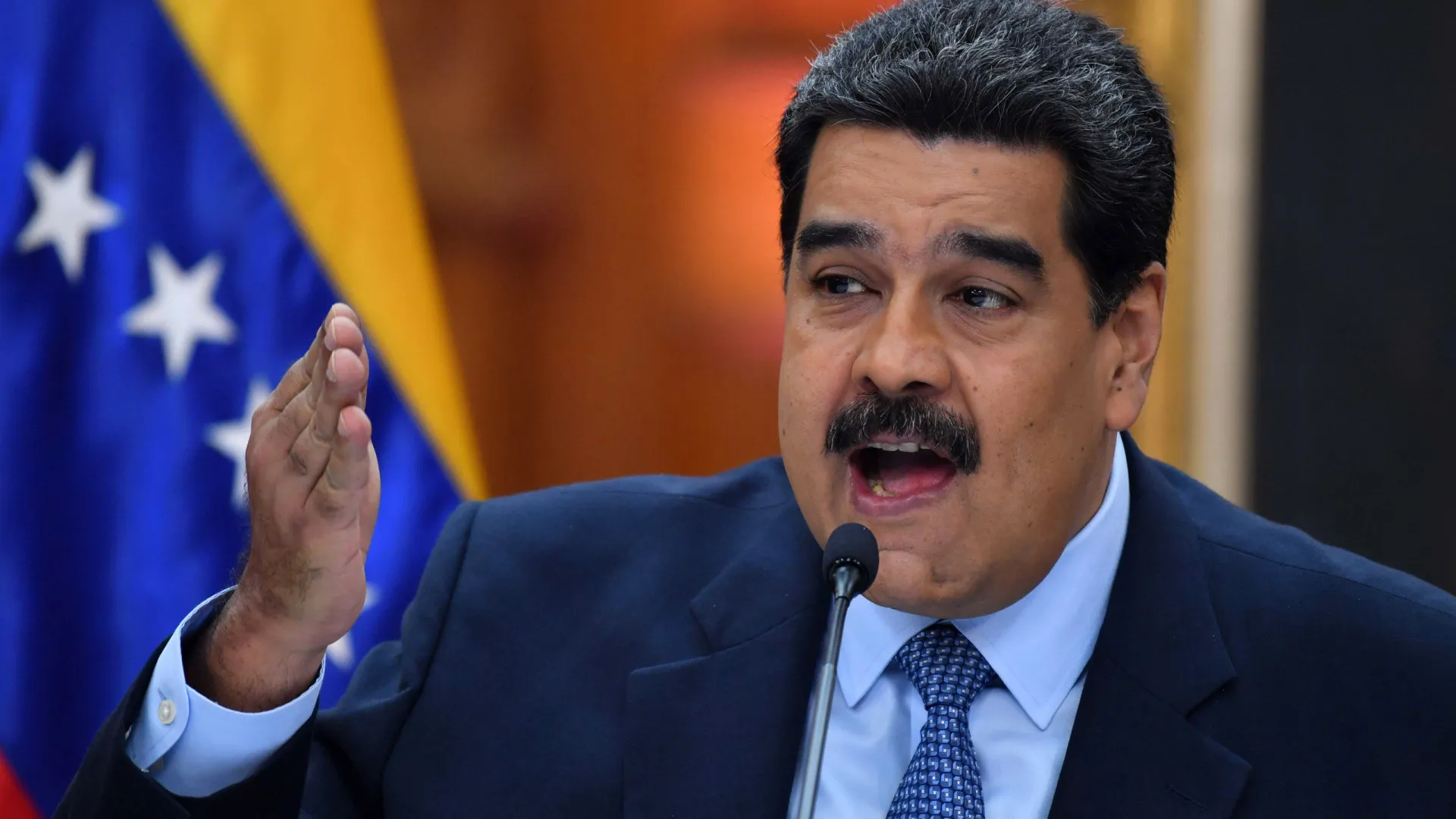 Governo Trump dá carta branca à CIA para derrubar Maduro na Venezuela