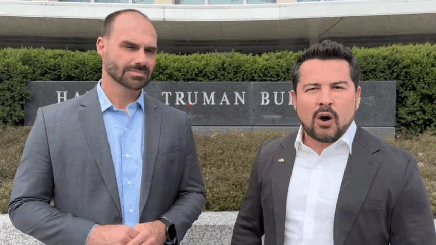 Eduardo e Figueiredo cobram anistia após reunião nos EUA