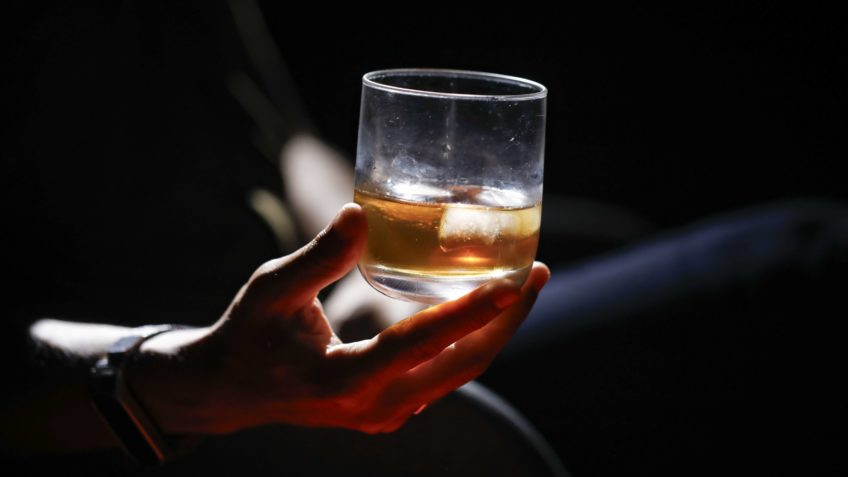 Brasil registra 41 casos confirmados de intoxicação por metanol