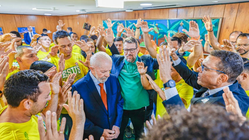 Lula se reúne nesta 5ª feira com bispos em aproximação a evangélicos